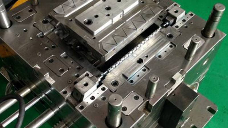 深圳塑膠模具廠，塑膠模具配件有哪些?